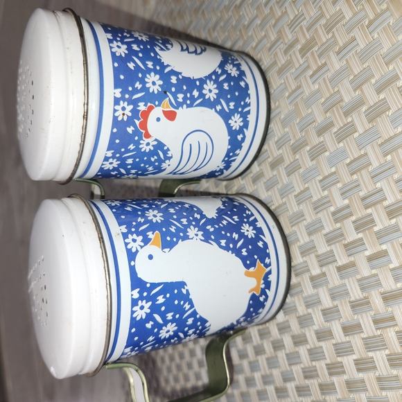 Vintage Blue and White Chicken/Duck S+P Shakers - Picture 4 of 6